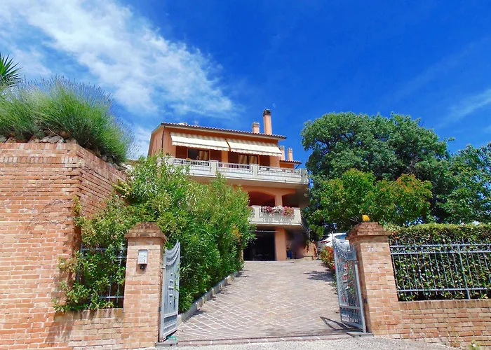 Trilocale Con Vista A Sirolo - S204 * Massignano